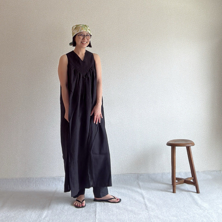 【新品、未使用】lachicbaton胸元ギャザーワンピース 胸元ギャザーワンピース – la chic baton