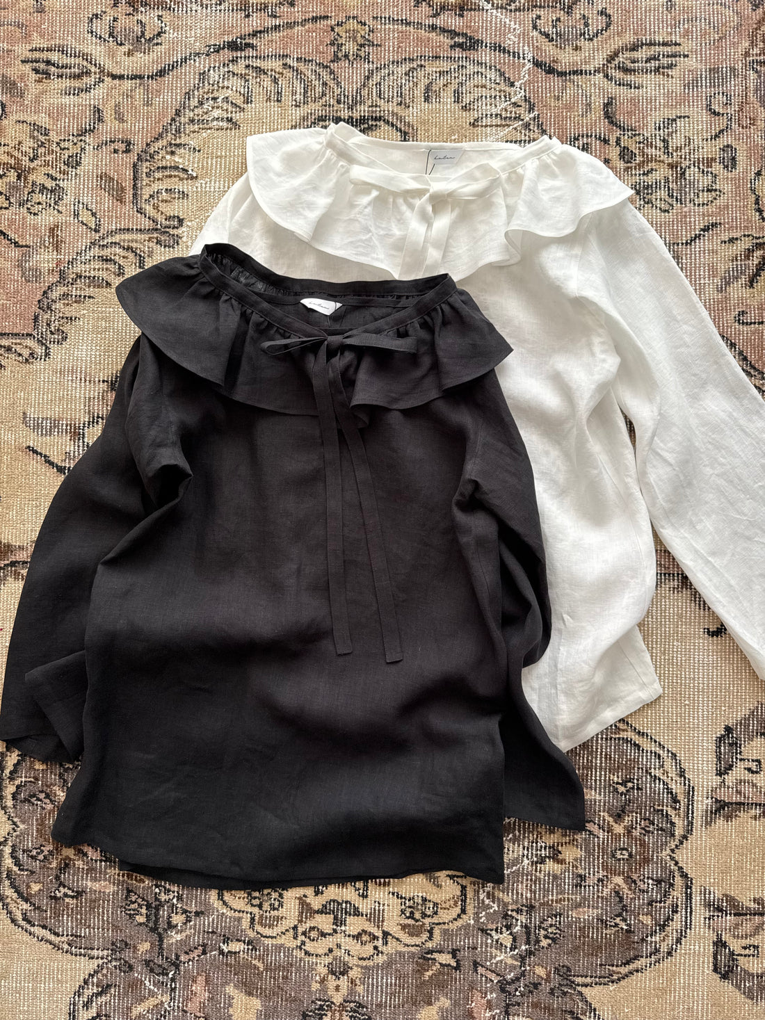 つけ襟りフリルブラウス