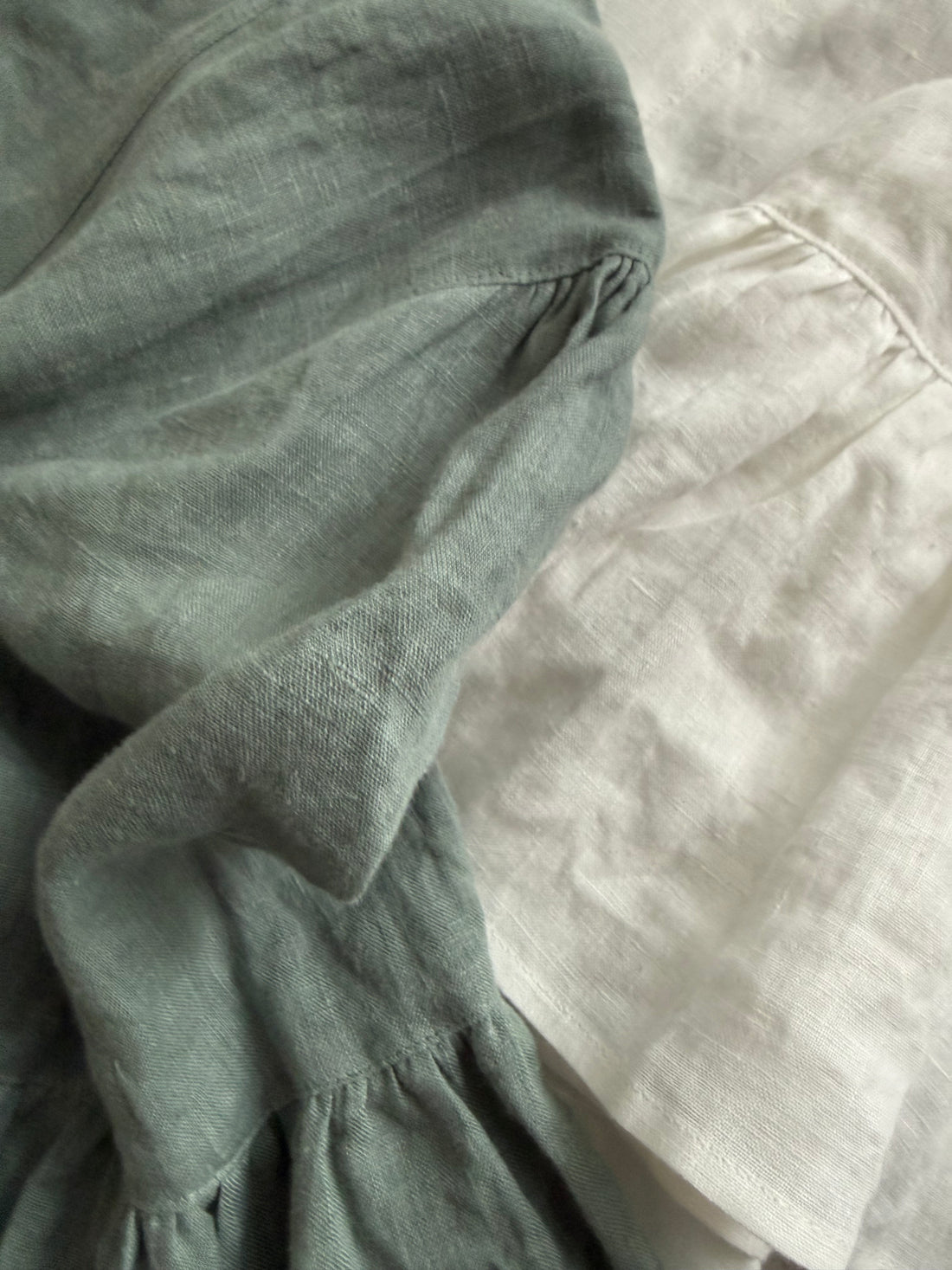 フリルスリーブ　ワンピース