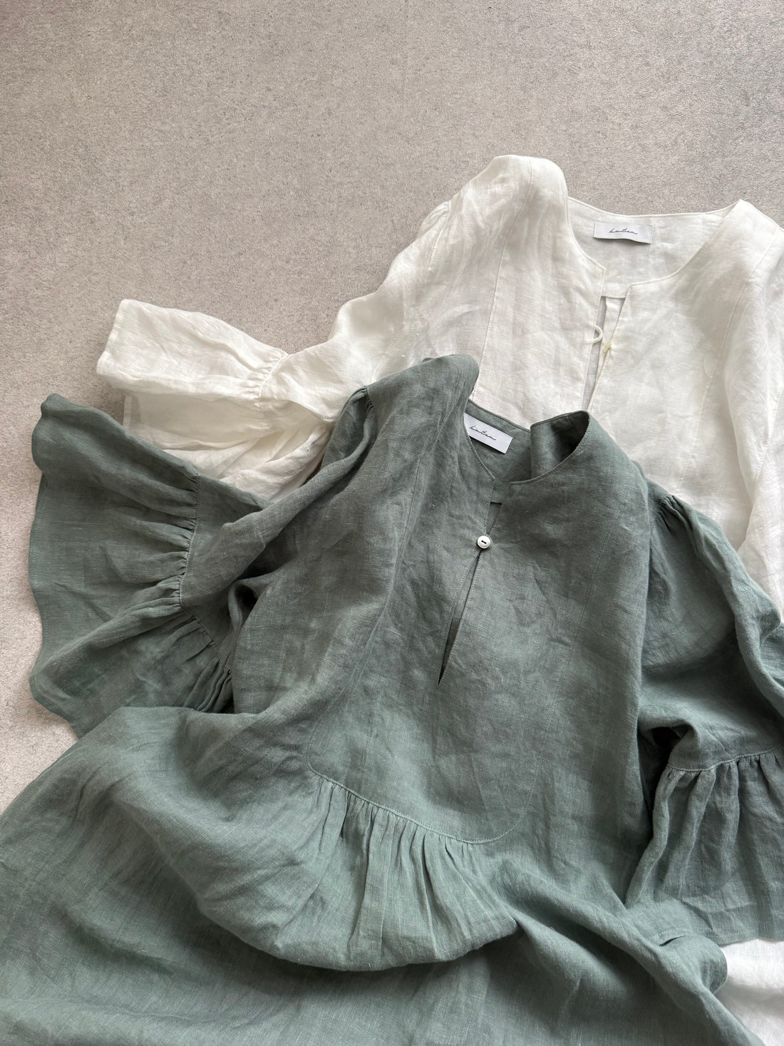 フリルスリーブ　ワンピース